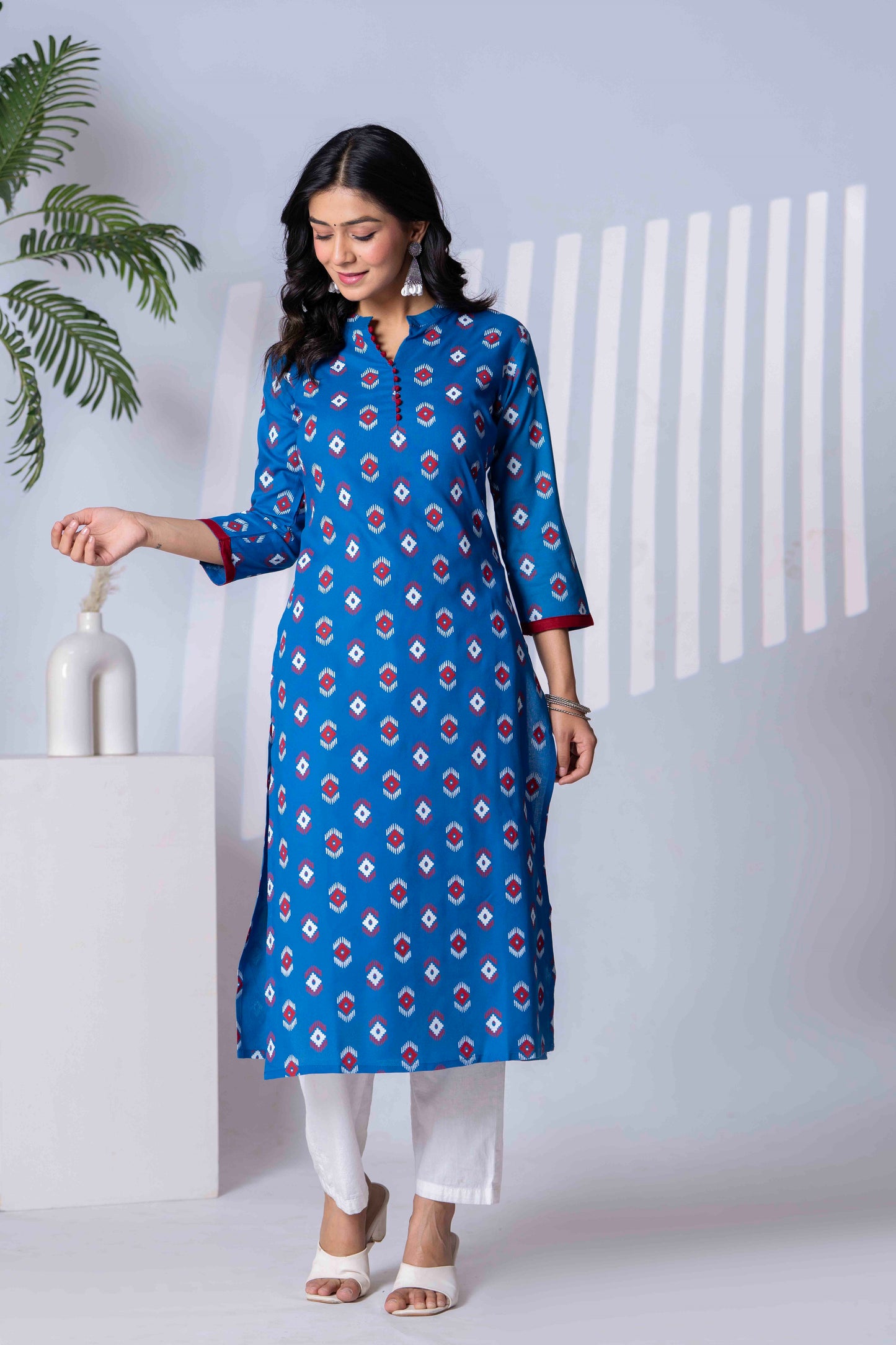 Women's Blue Printed Straight Kurta with White Pants