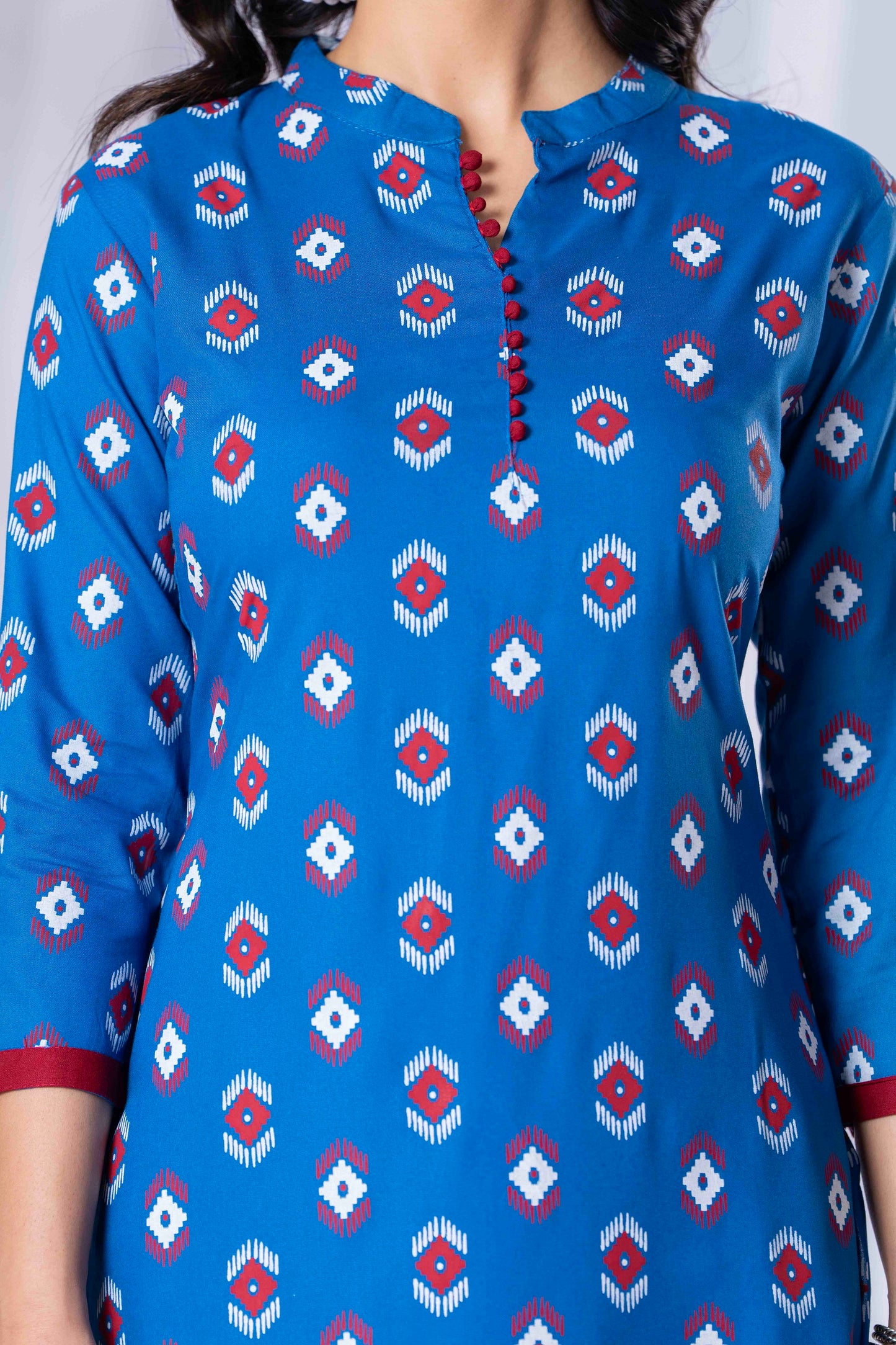 Women's Blue Printed Straight Kurta with White Pants