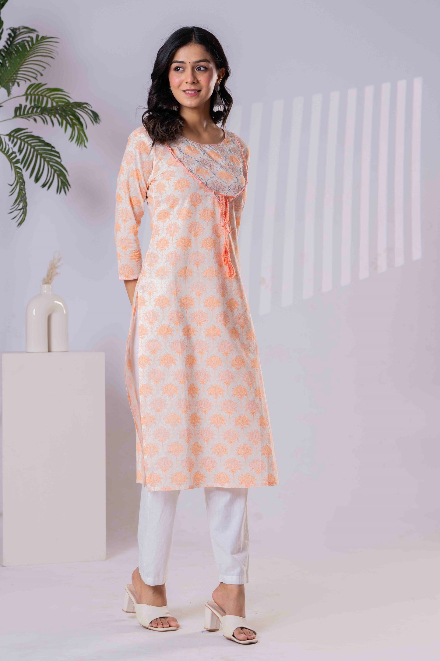 Women Solid White Kurta Pants Set