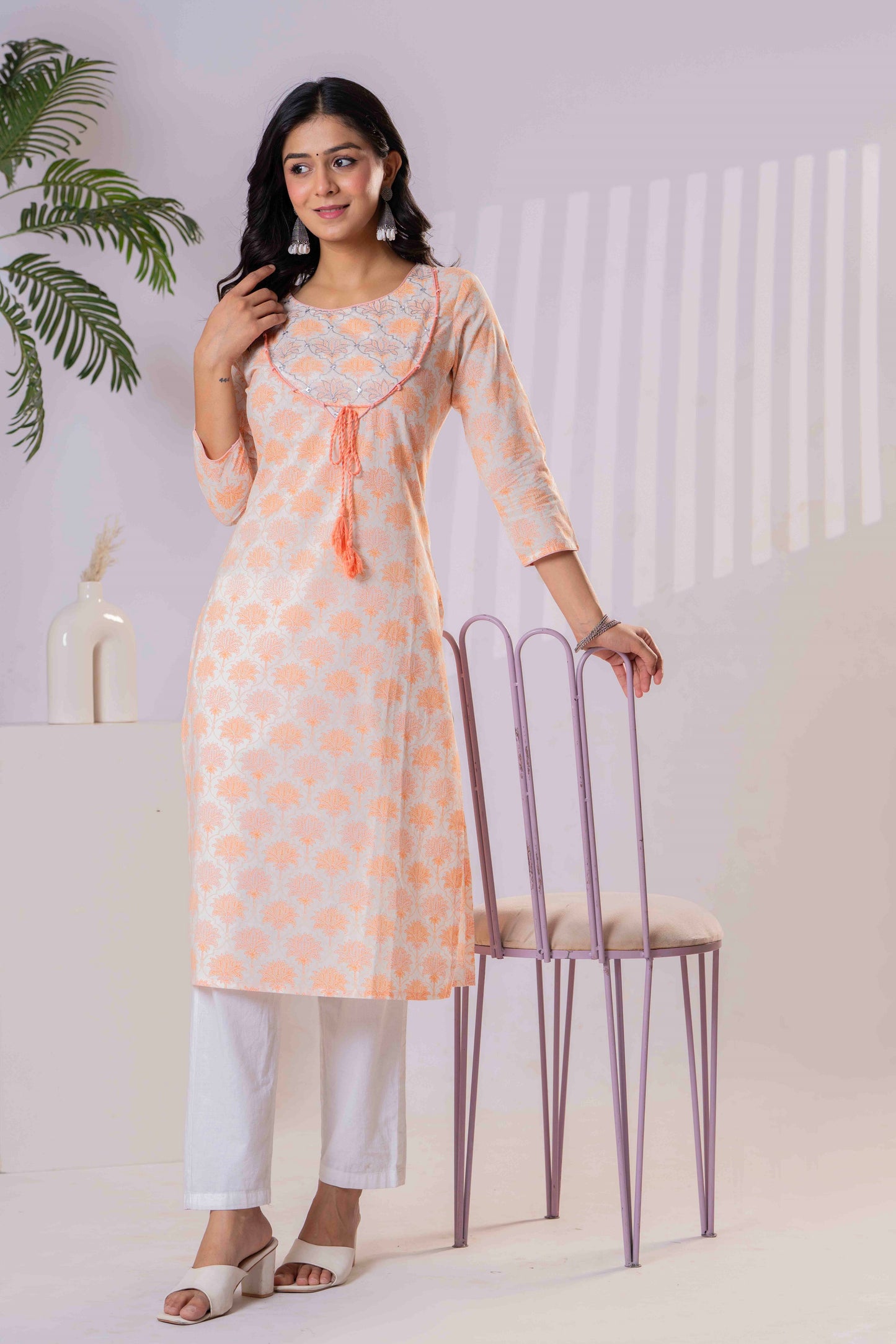Women Solid White Kurta Pants Set